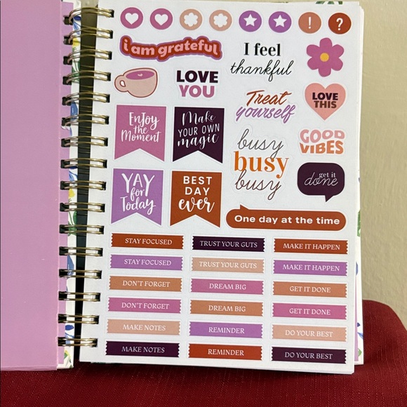 Floral Spiral Journal - Be Still & Know (White/Floral) - Picture 2 of 3